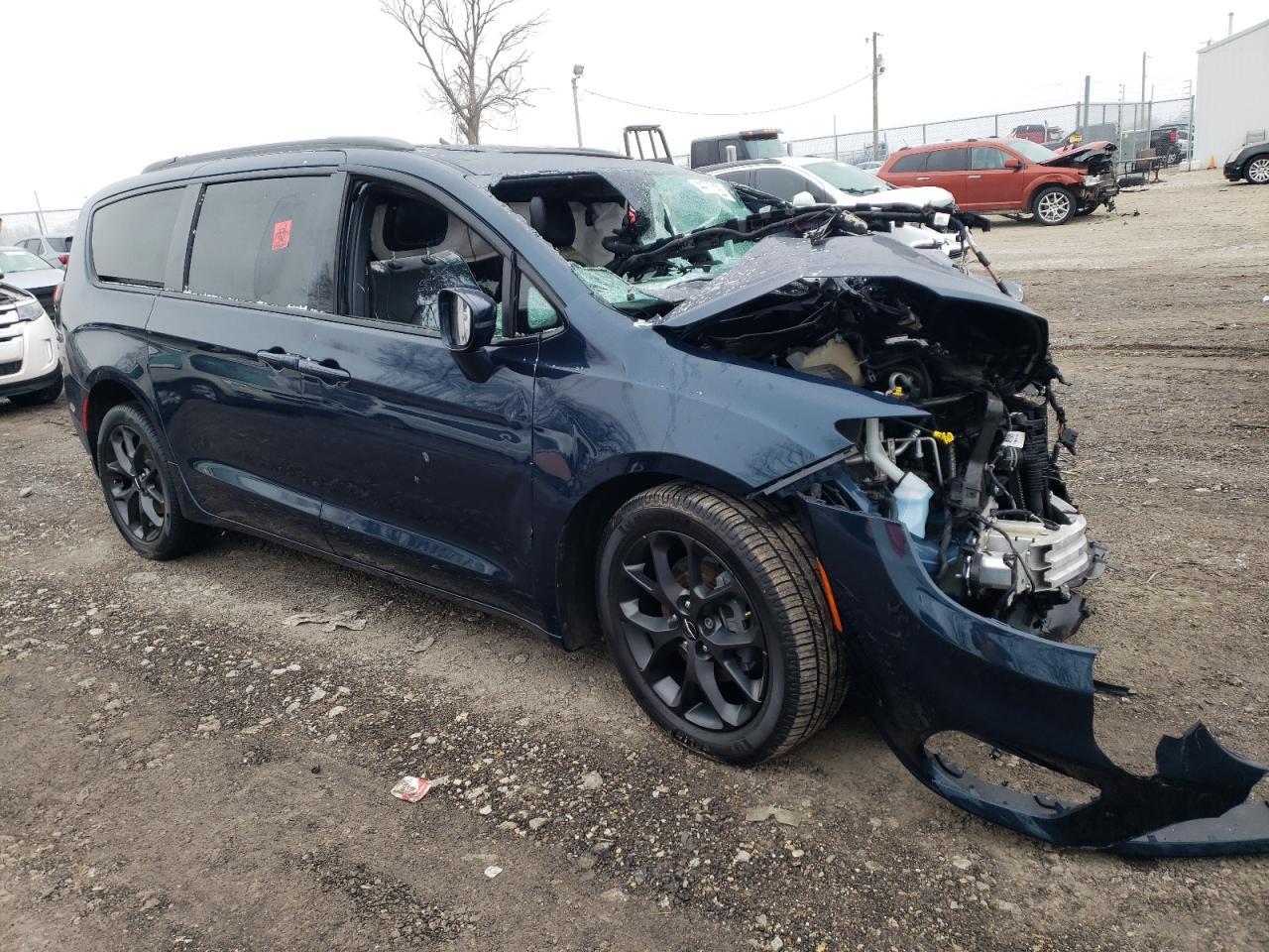 2022 Chrysler Pacifica Limited - Image 4