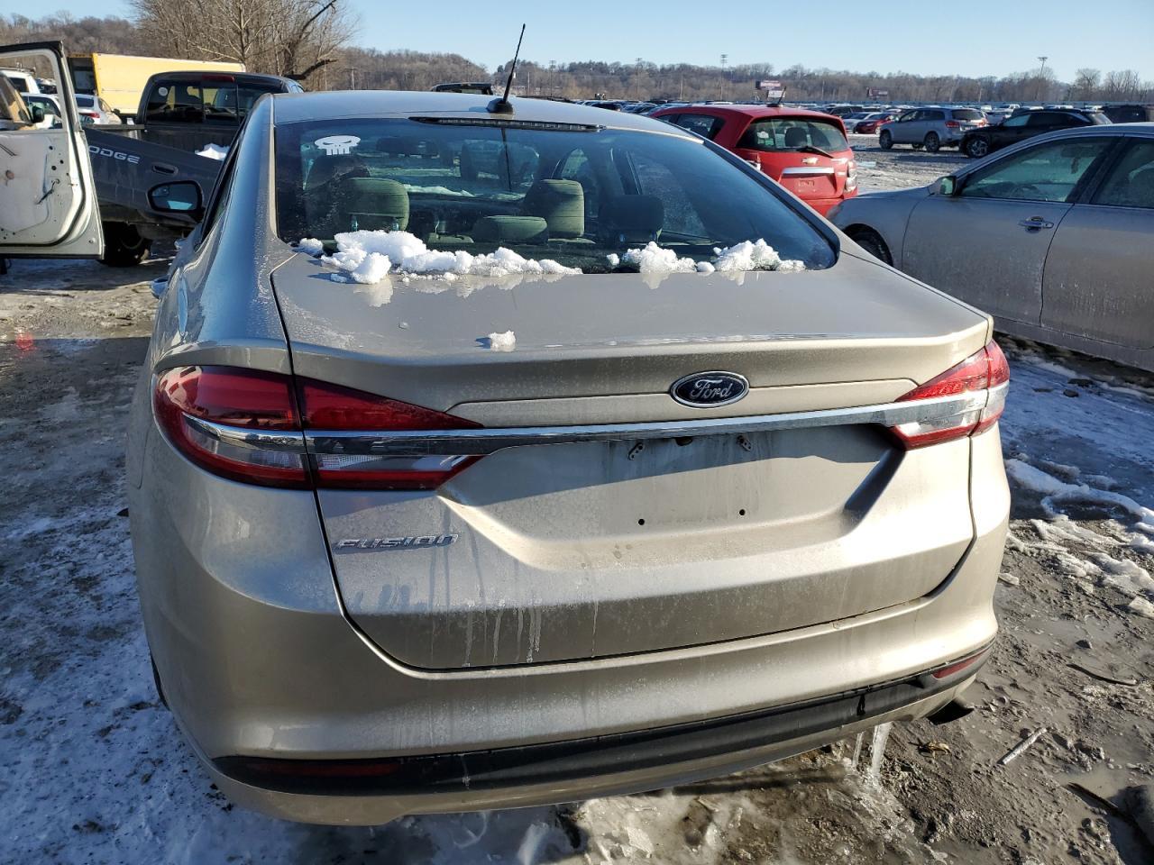 2017 Ford Fusion S - Фото 6