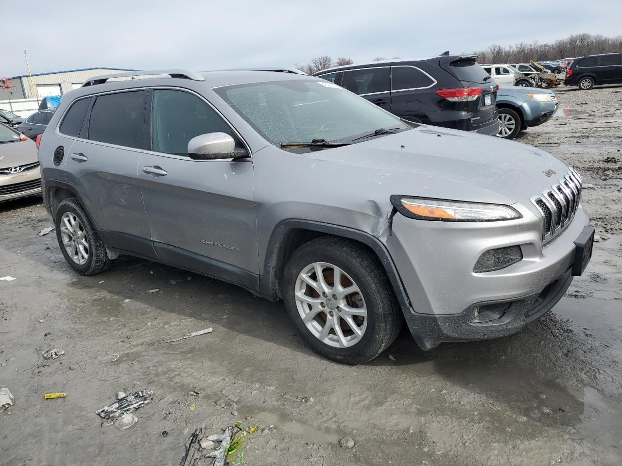 2015 Jeep Cherokee Latitude - Фото 4