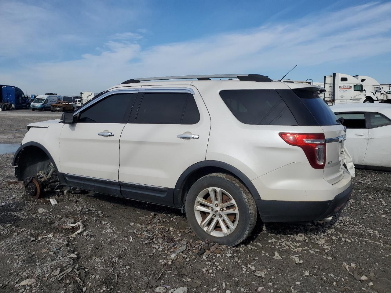 2015 Ford Explorer Xlt - Фото 2