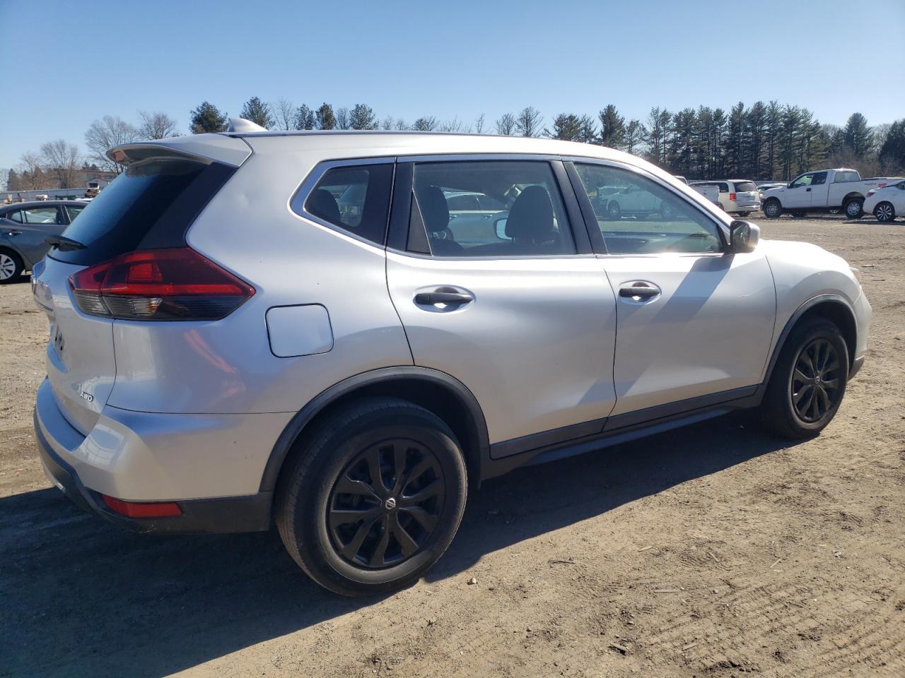 2018 Nissan Rogue S - Image 3
