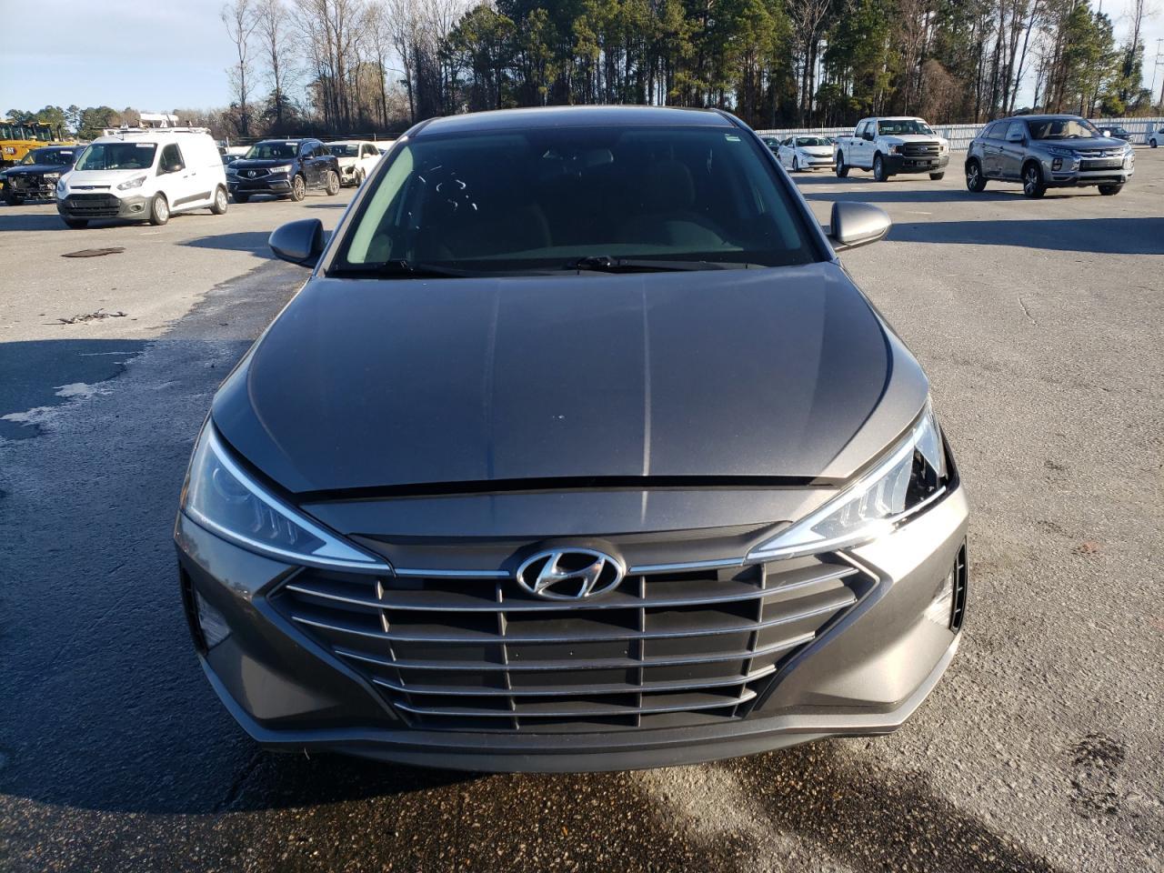 2020 Hyundai Elantra Sel - Фото 5