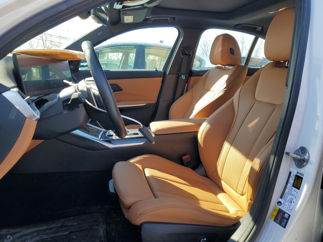 2024 BMW 330Xe - Фото 7