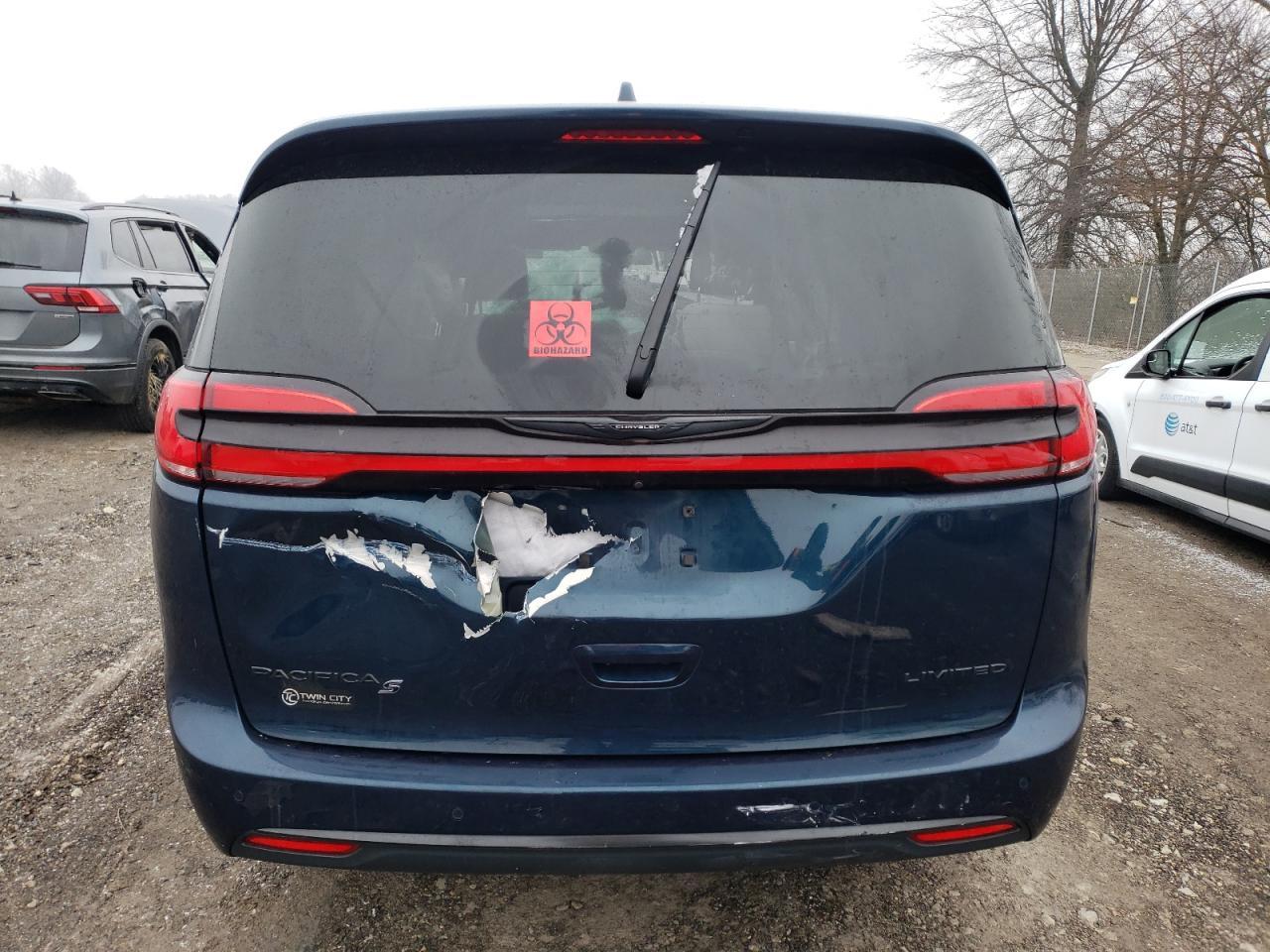 2022 Chrysler Pacifica Limited - Image 6