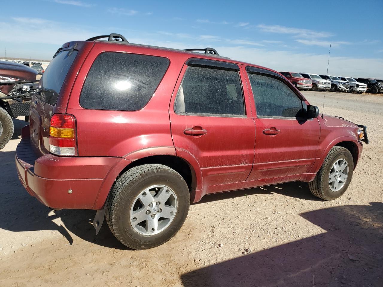 2005 Ford Escape - Image 3