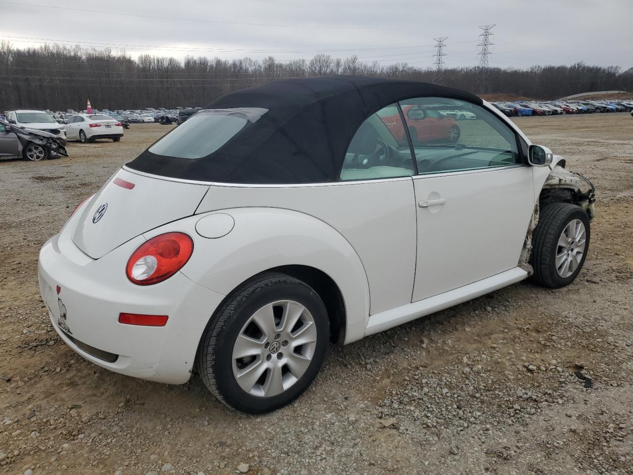 2010 Volkswagen New Beetle - Фото 3