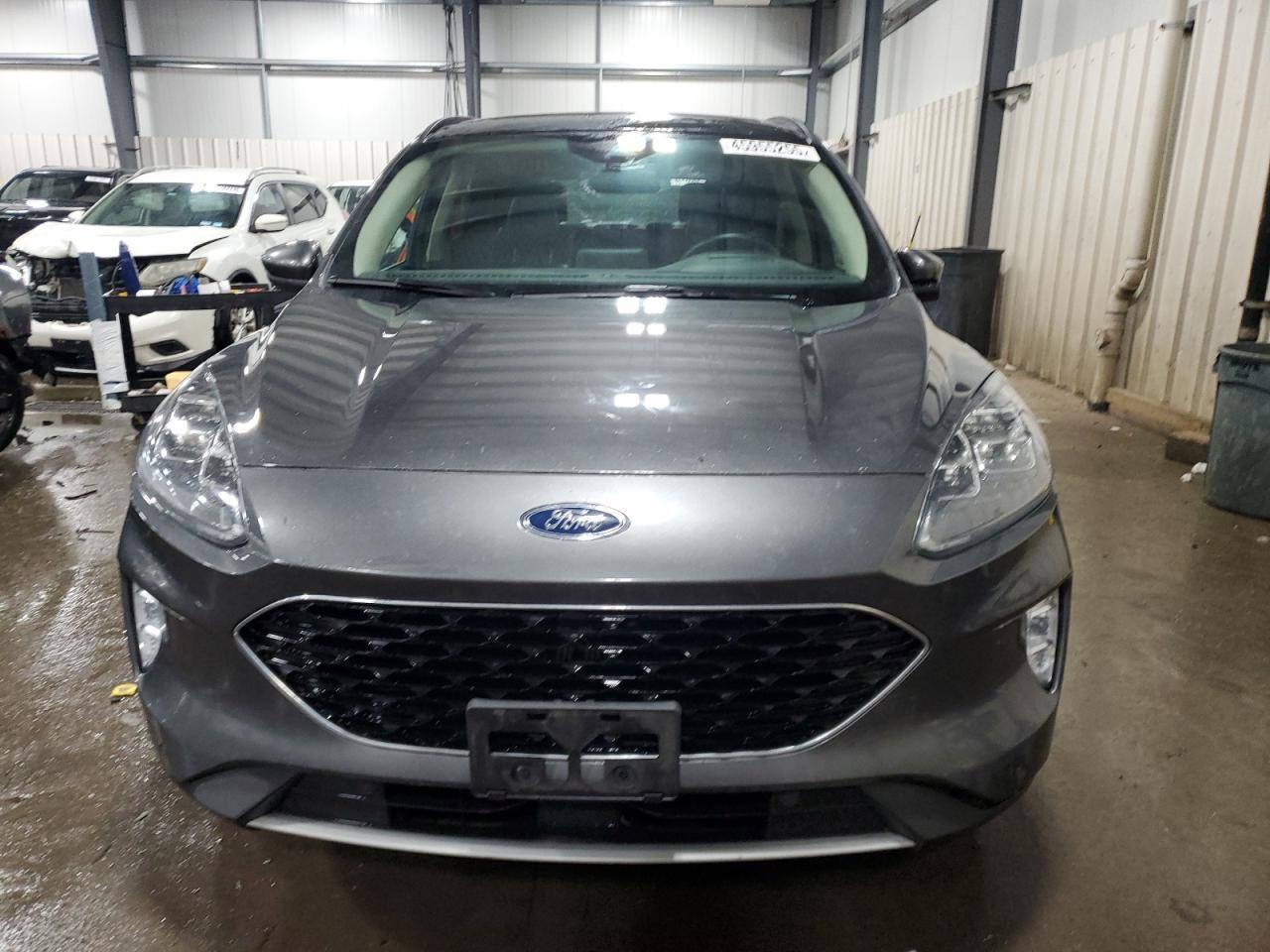 2020 Ford Escape Titanium - Image 5