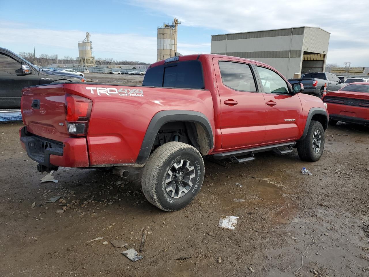 2018 Toyota Tacoma Double Cab - Фото 3