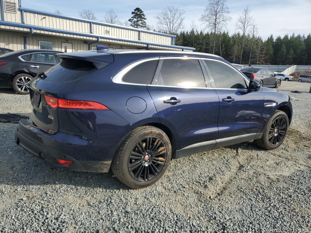 2019 Jaguar F-Pace Premium - Image 3