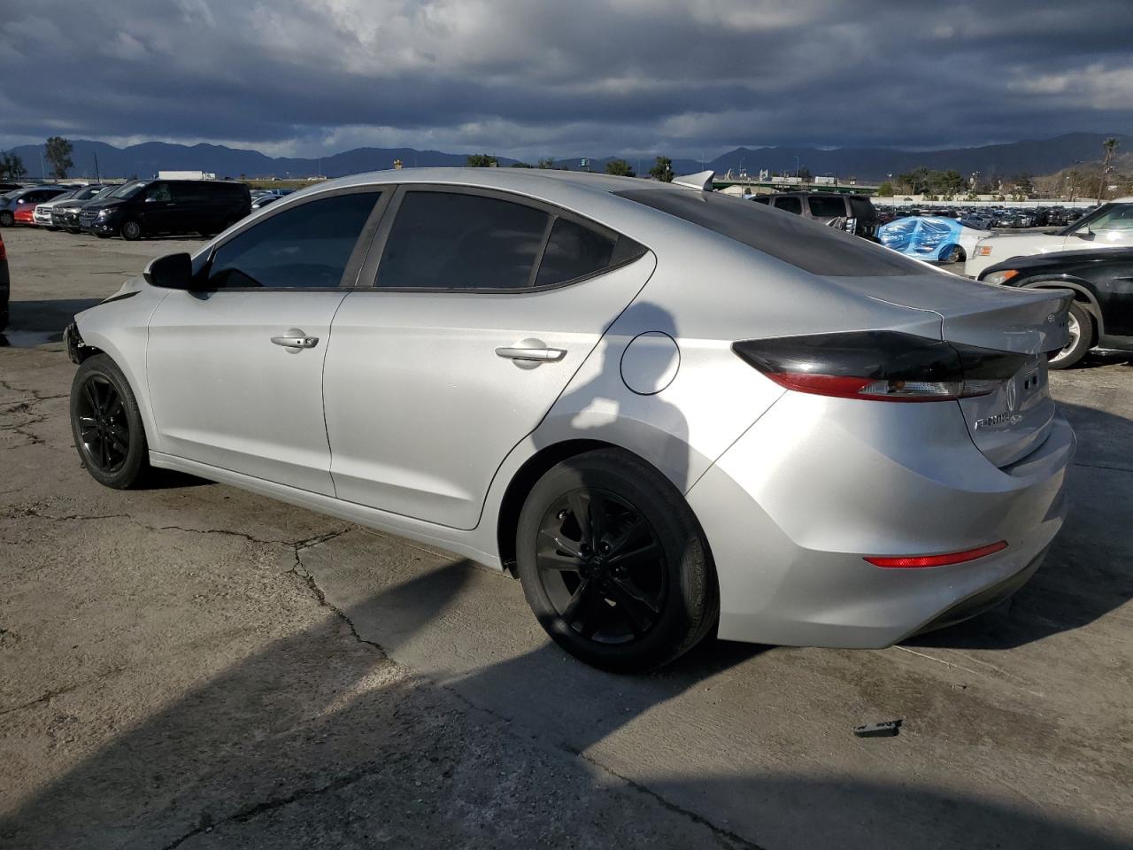 2017 Hyundai Elantra Se - Фото 2