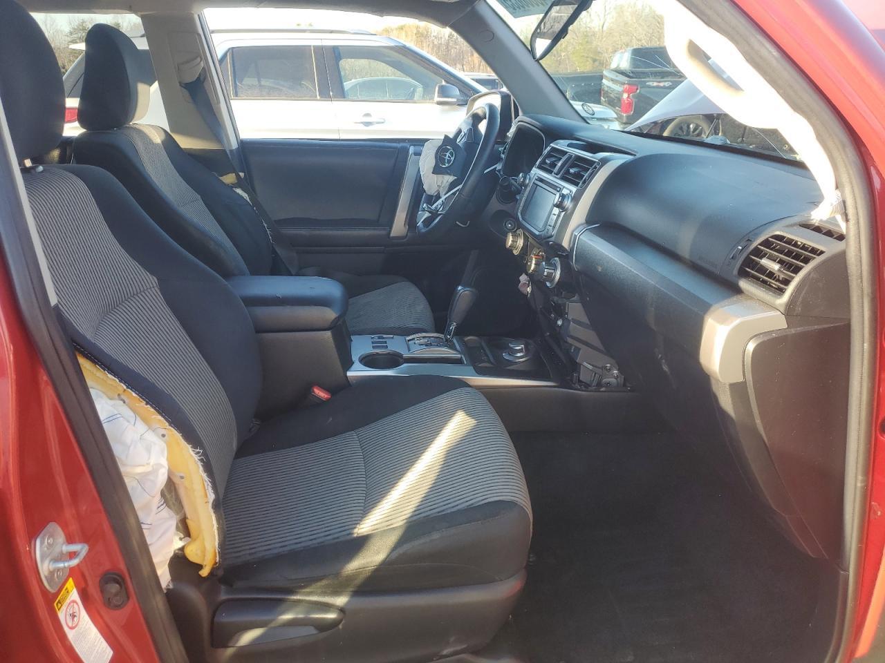 2016 Toyota 4Runner Sr5/Sr5 Premium - Image 7