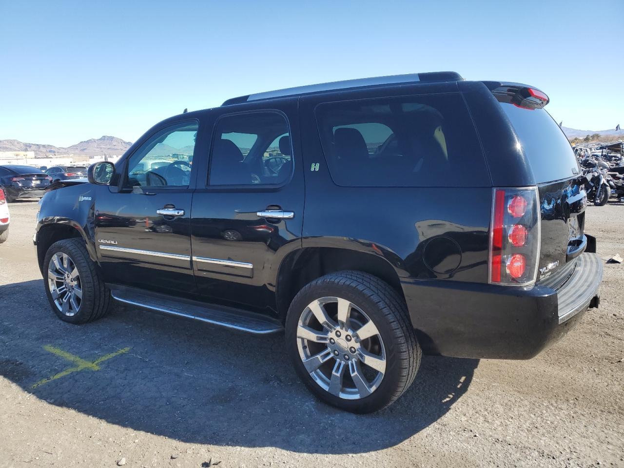 2012 GMC Yukon Denali Hybrid - Image 2