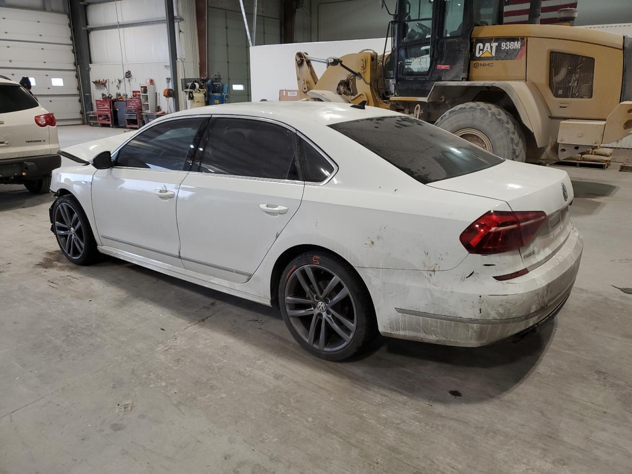 2017 Volkswagen Passat R-Line - Фото 2