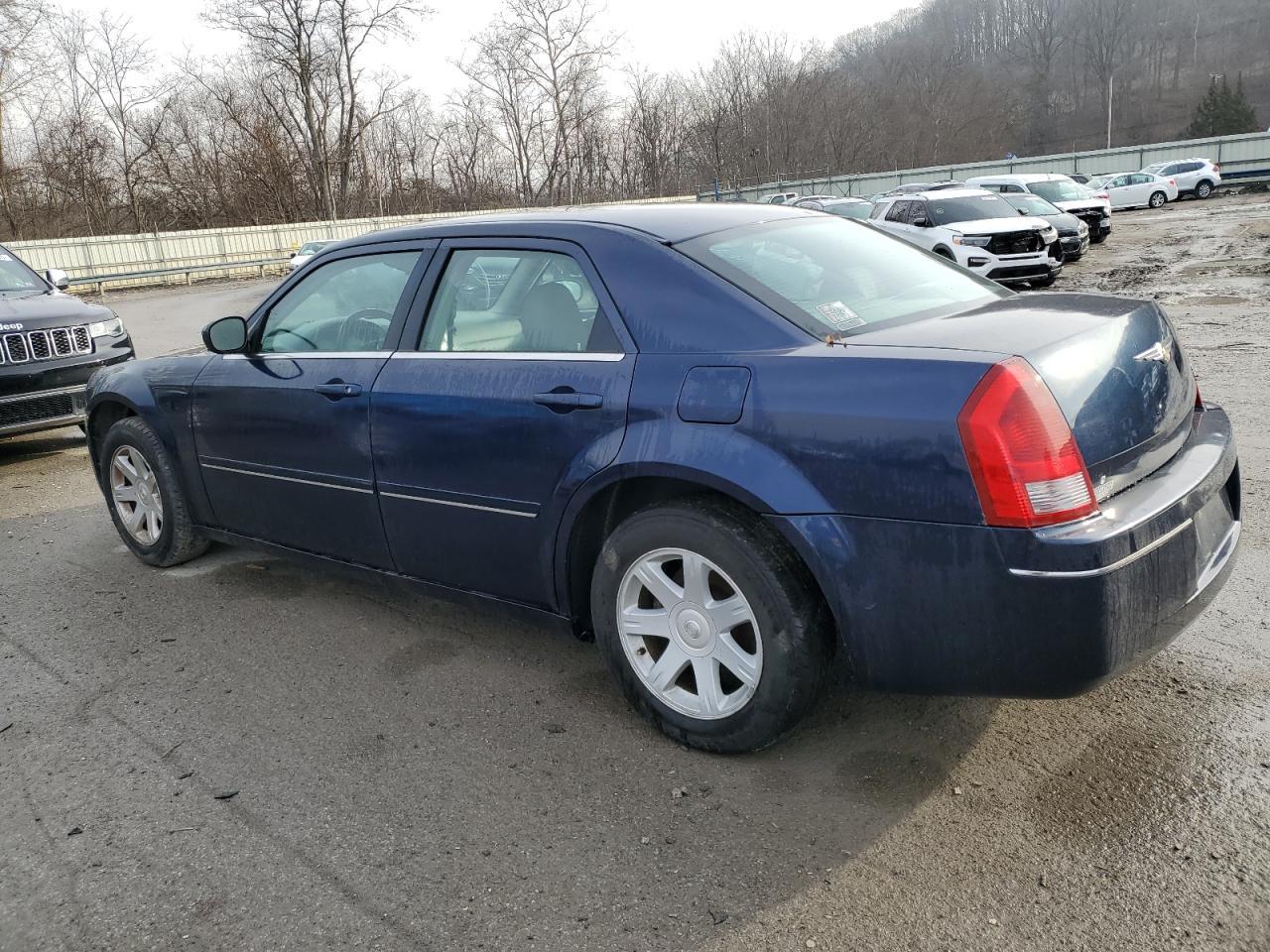 2005 Chrysler 300 Touring - Фото 2