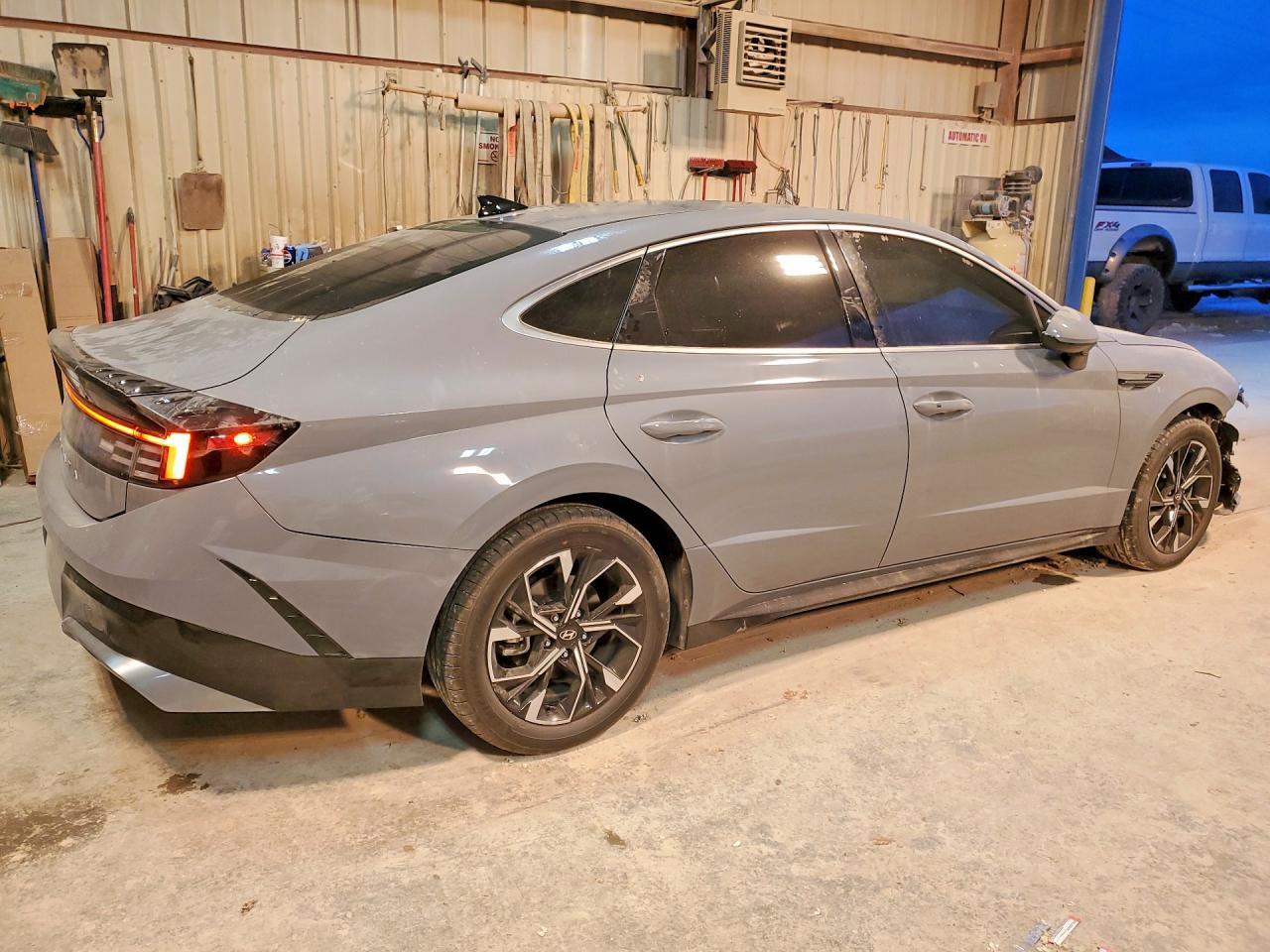 2025 Hyundai Sonata Sel - Image 3