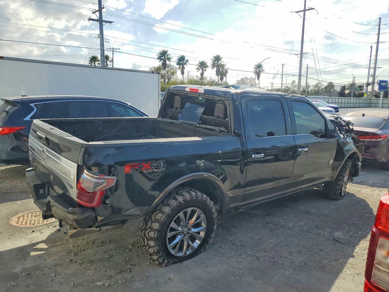 2017 Ford F150 Supercrew - Фото 3