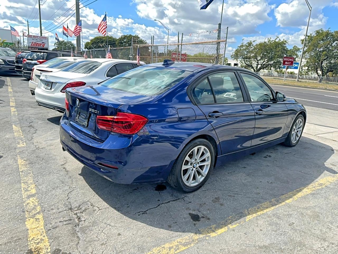 2018 BMW 320 I - Image 4