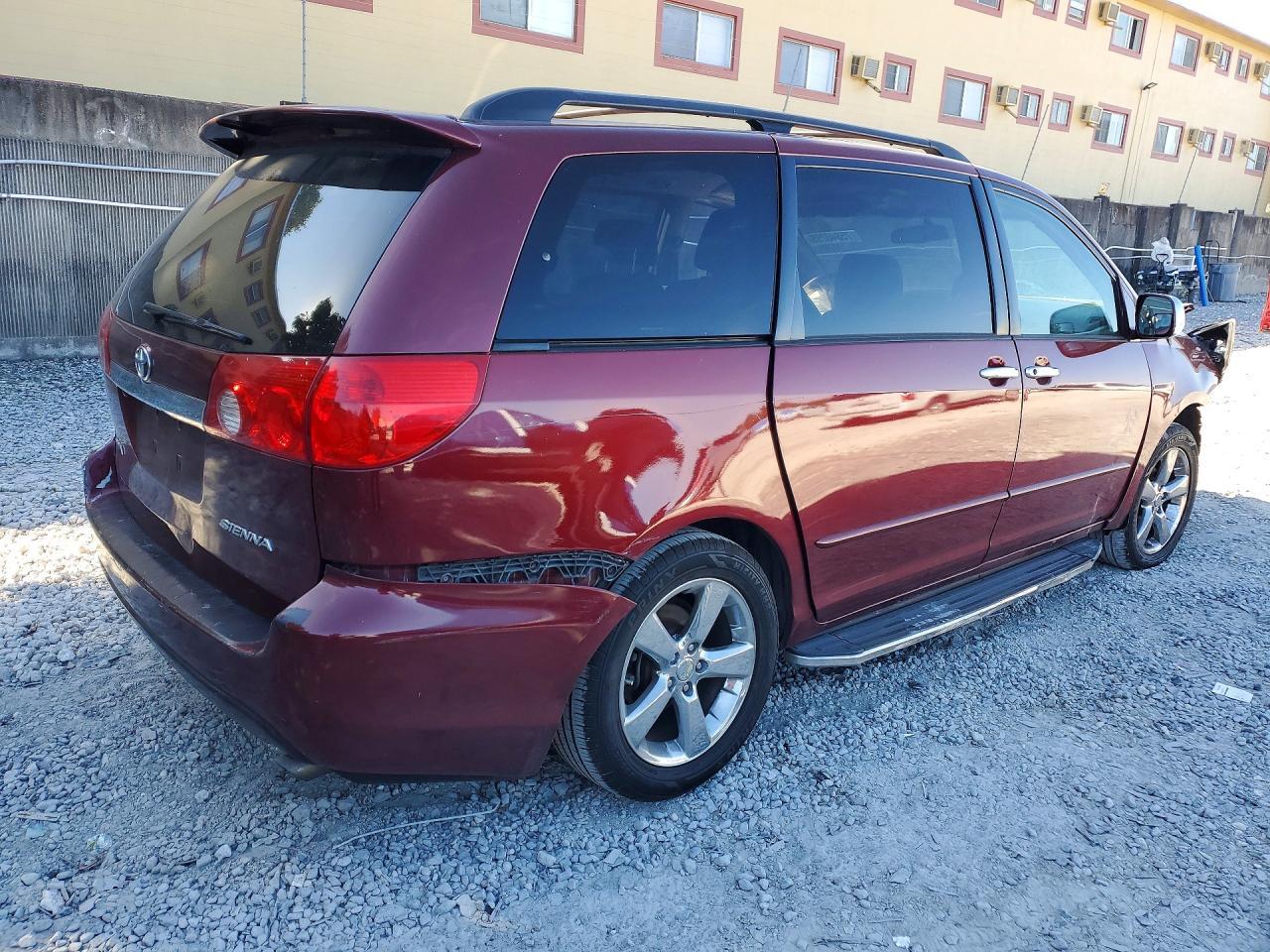2008 Toyota Sienna Ce - Image 3