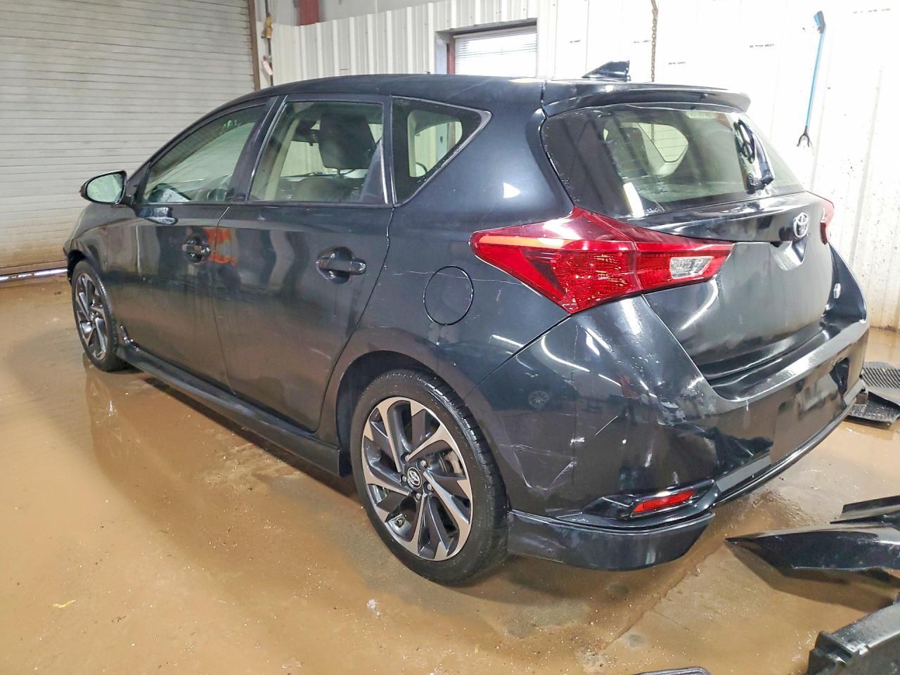 2017 Toyota Corolla Im Base - Фото 2