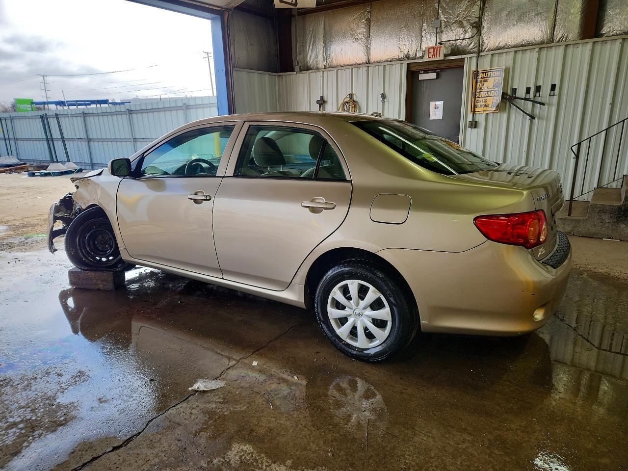 2010 Toyota Corolla Le - Image 2