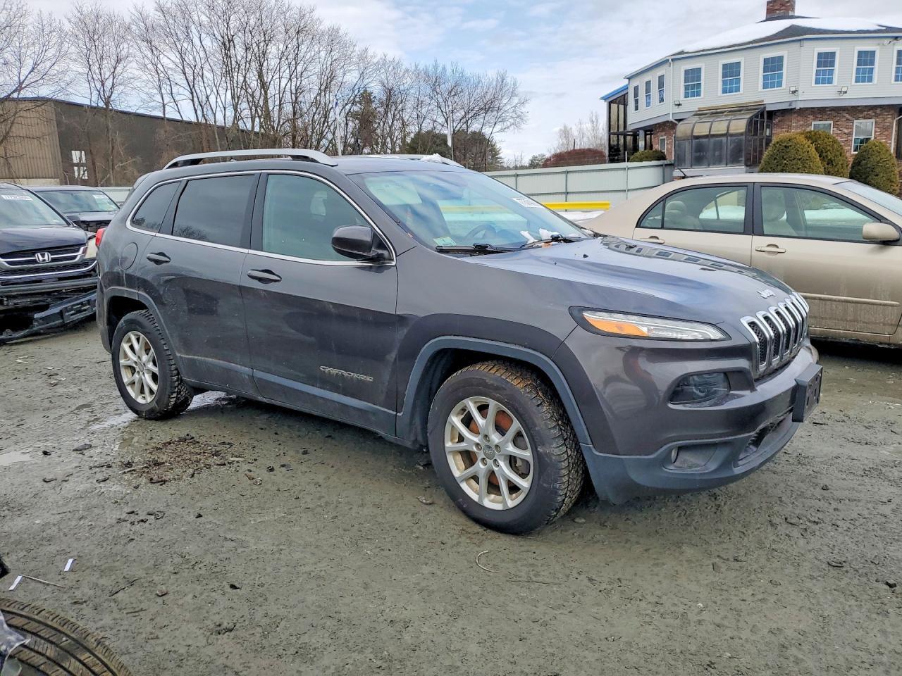 2017 Jeep Cherokee - Image 4
