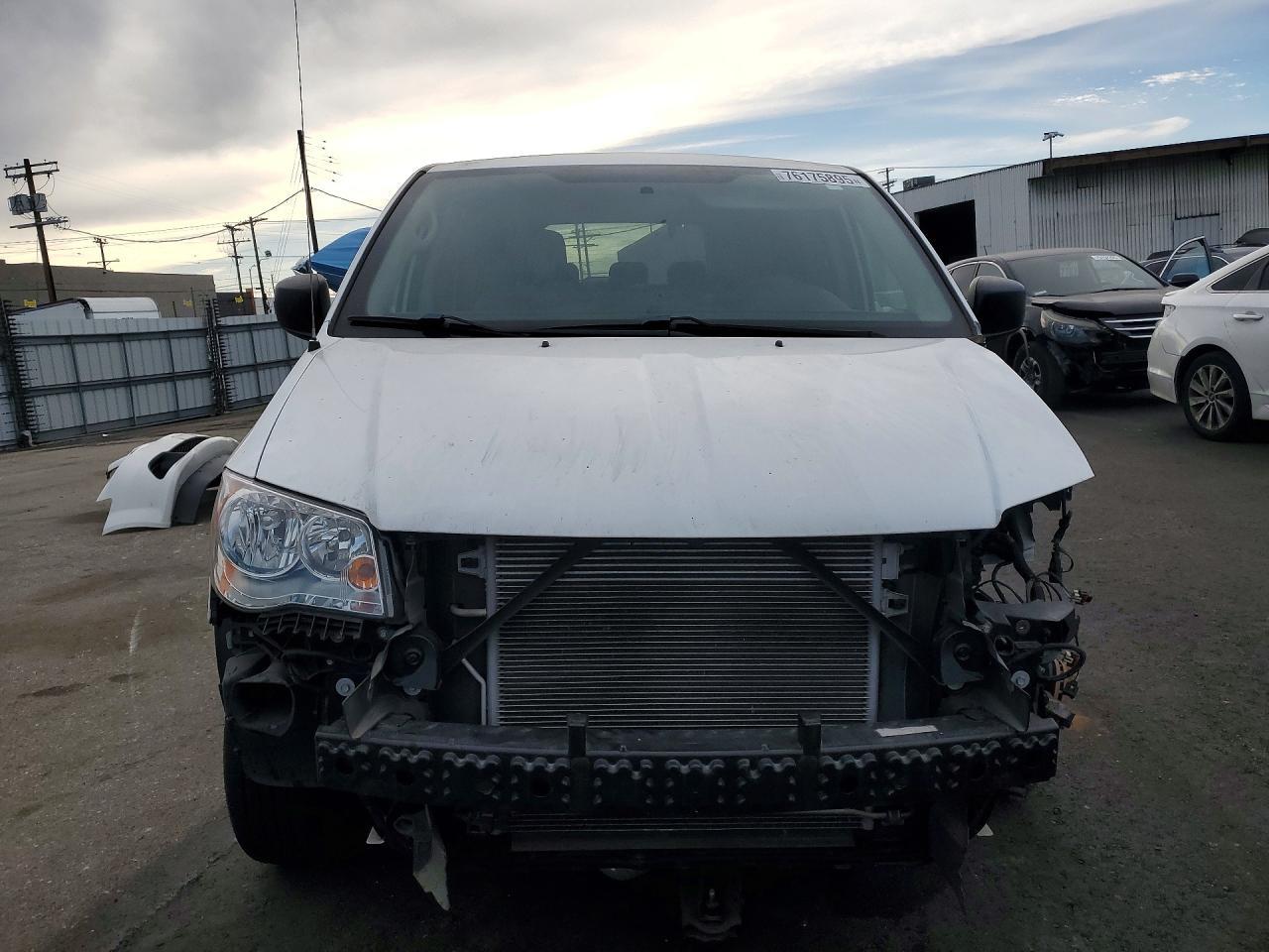 2018 Dodge Grand Caravan Se - Image 5
