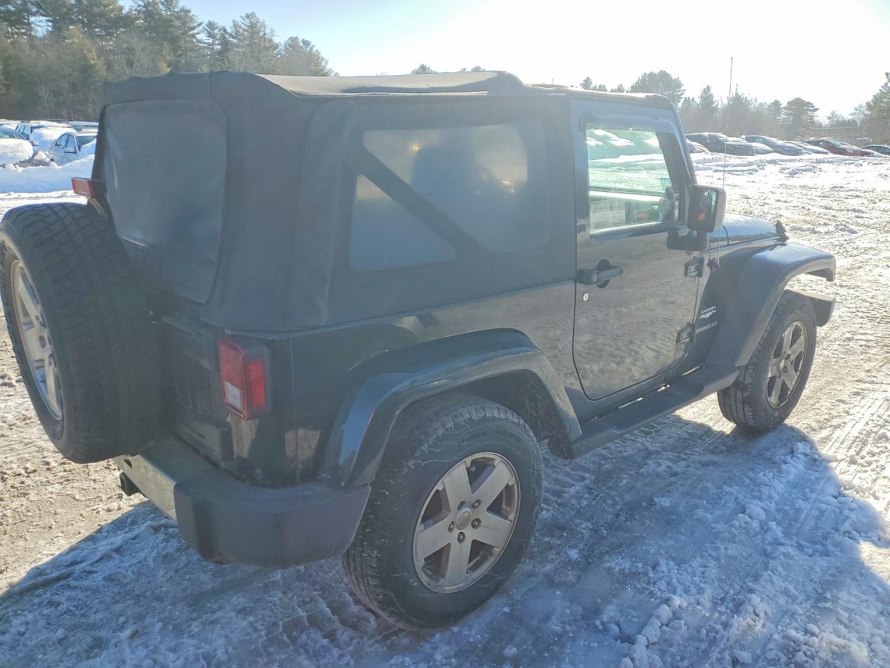 2010 Jeep Wrangler Sahara - Фото 3