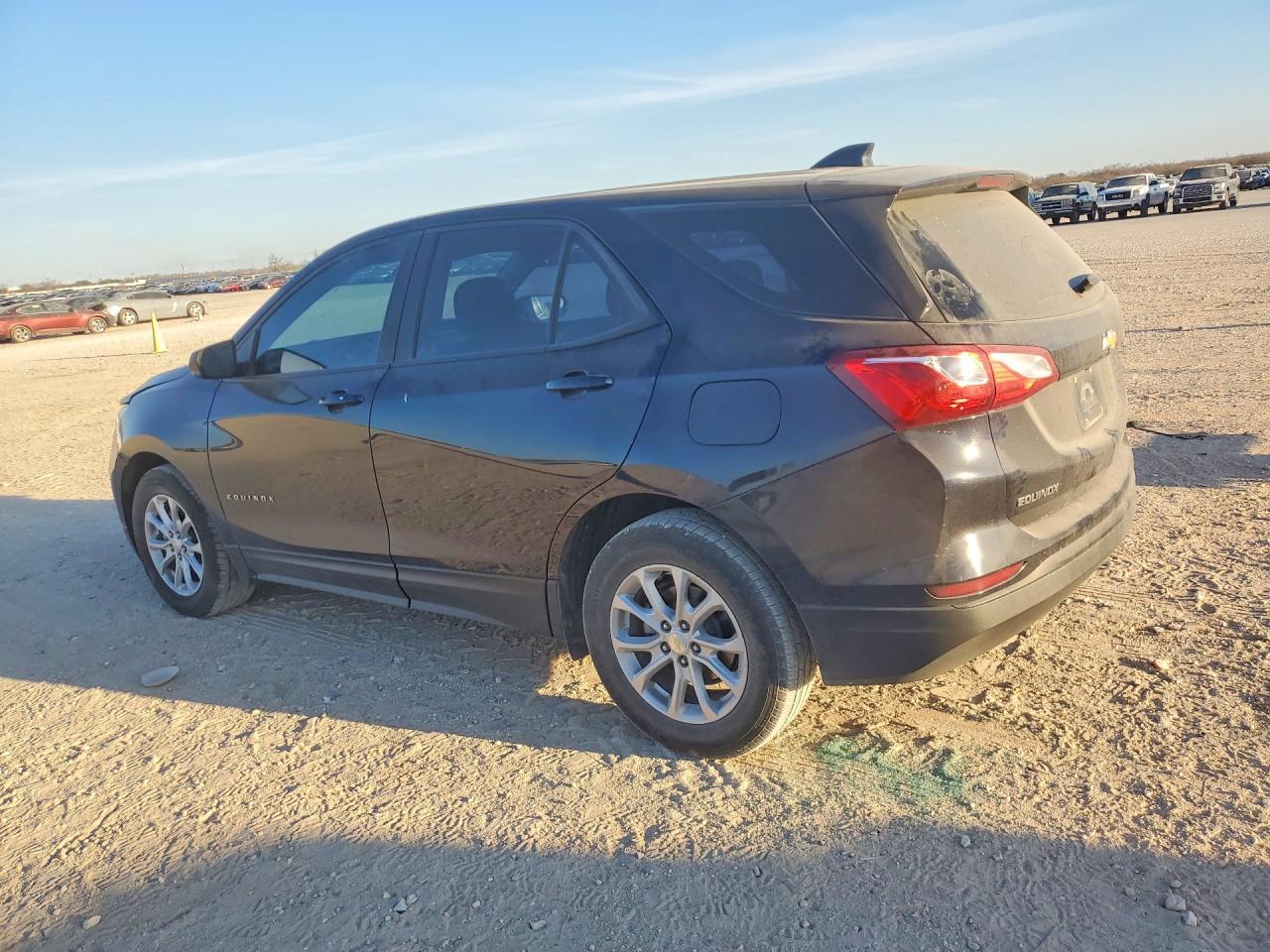 2021 Chevrolet Equinox Ls - Image 2