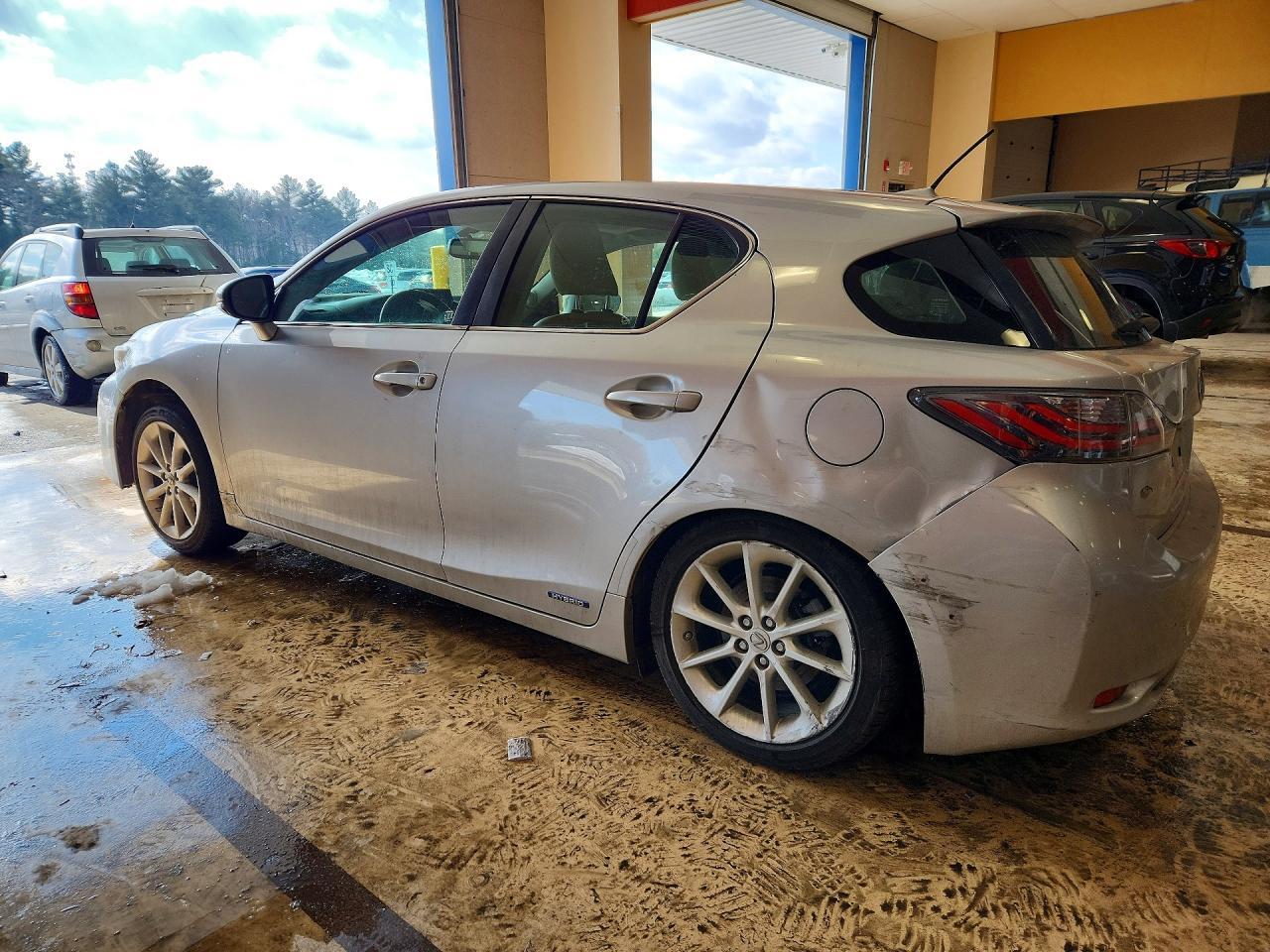2013 Lexus Ct 200H Base - Image 2