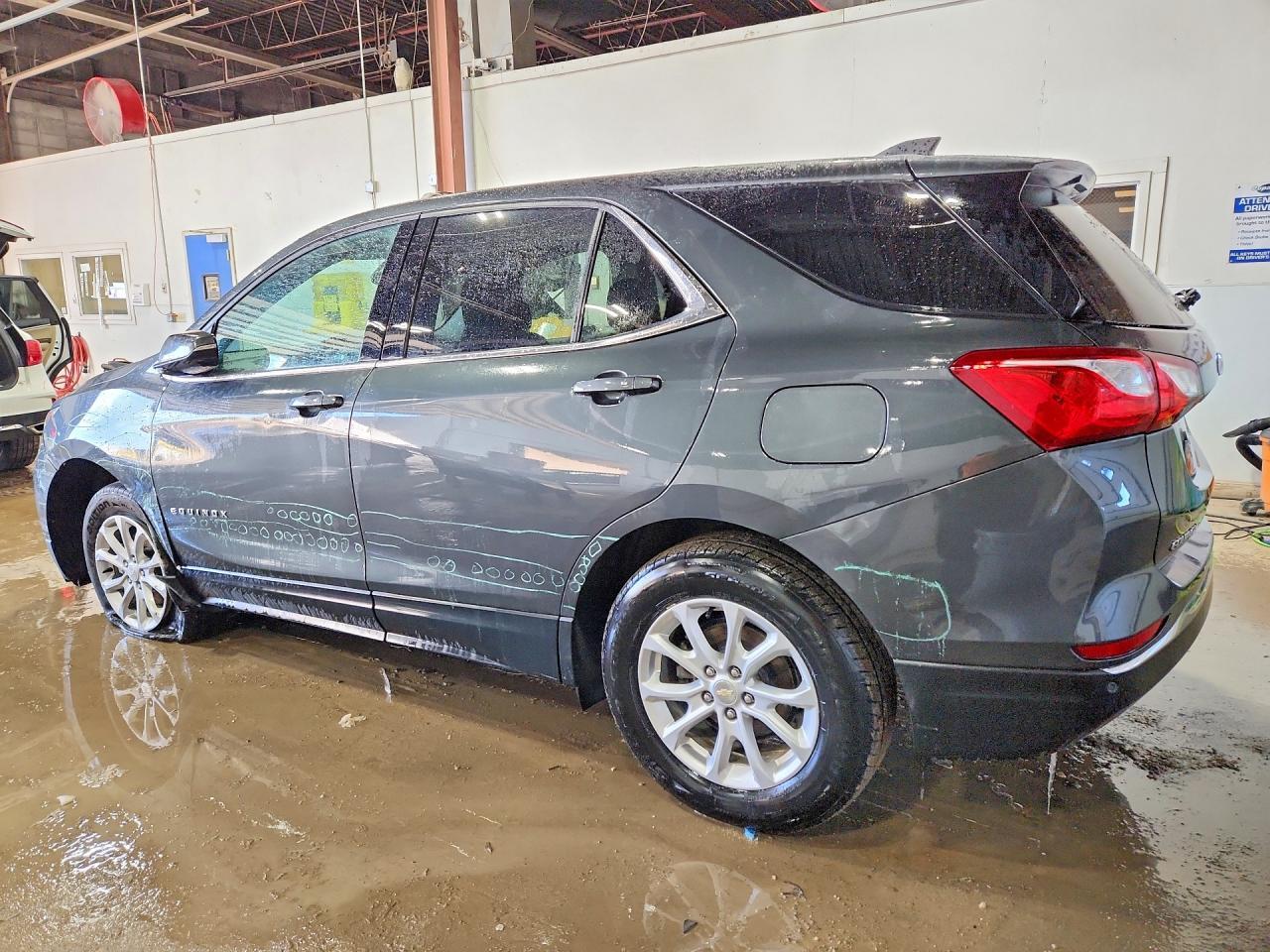2019 Chevrolet Equinox Lt - Image 2