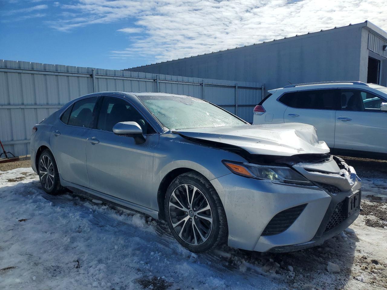 2018 Toyota Camry L - Image 4
