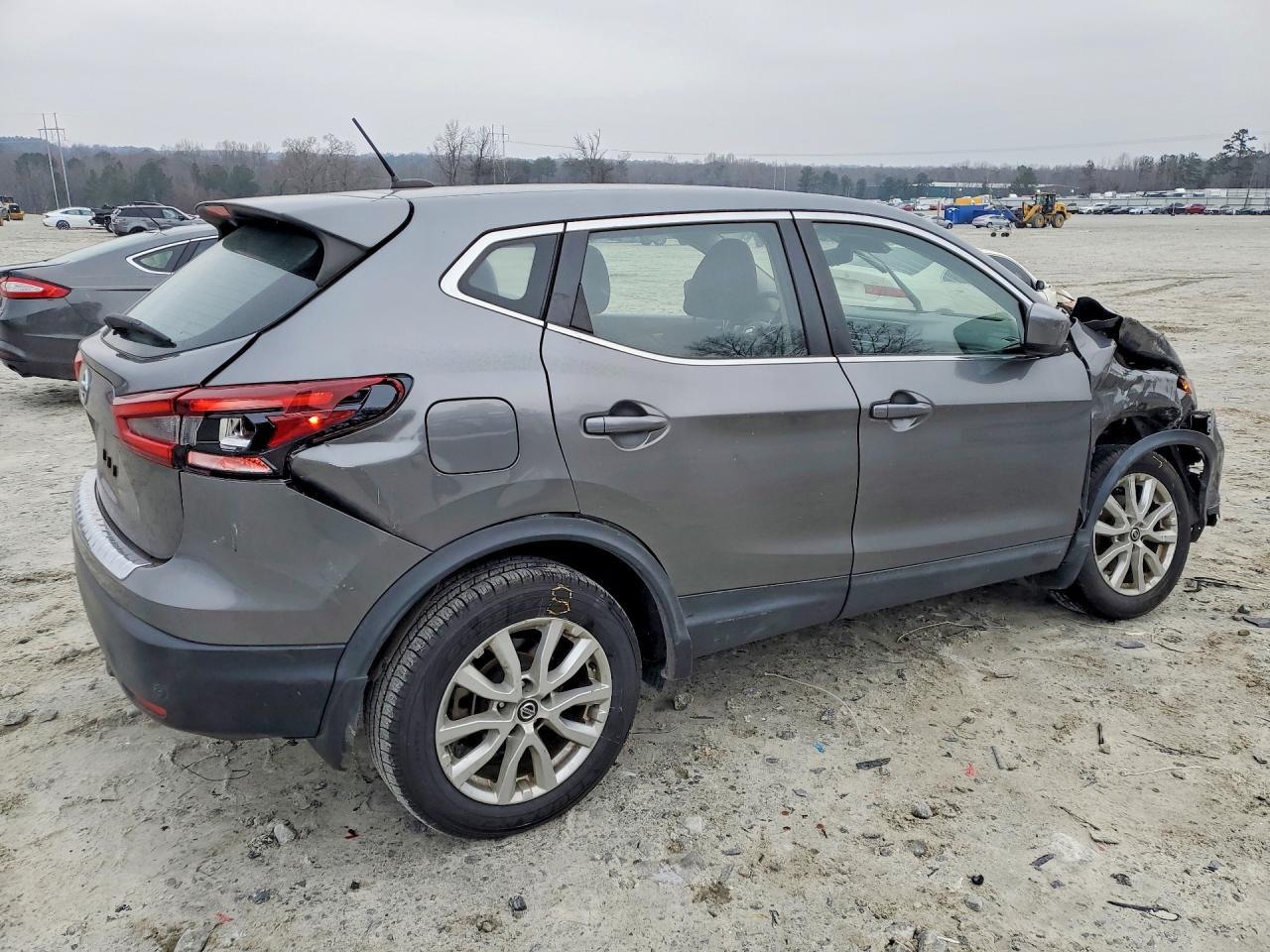 2020 Nissan Rogue Sport S - Image 3