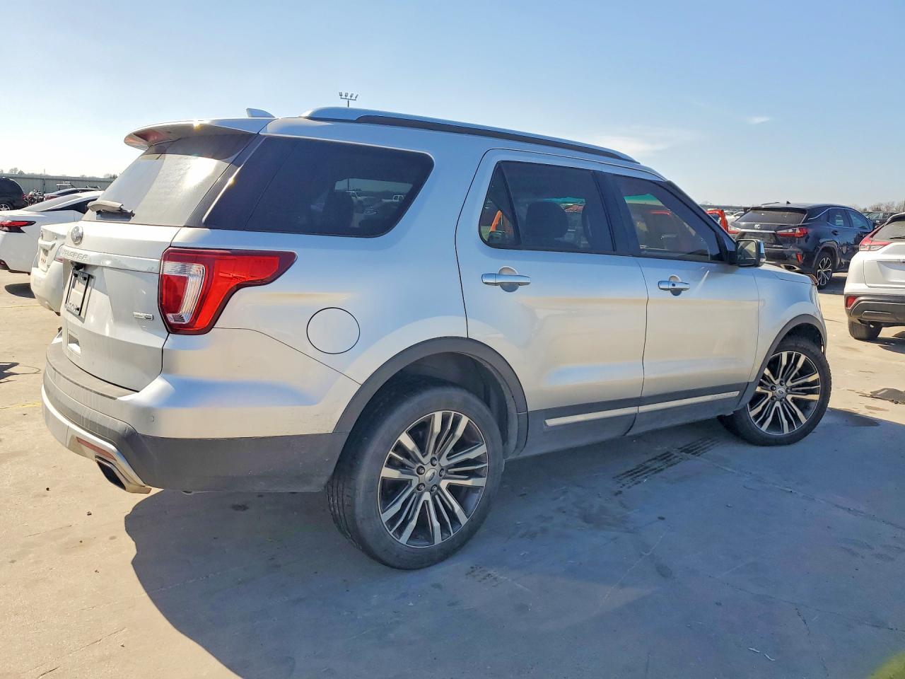 2017 Ford Explorer Platinum - Фото 3