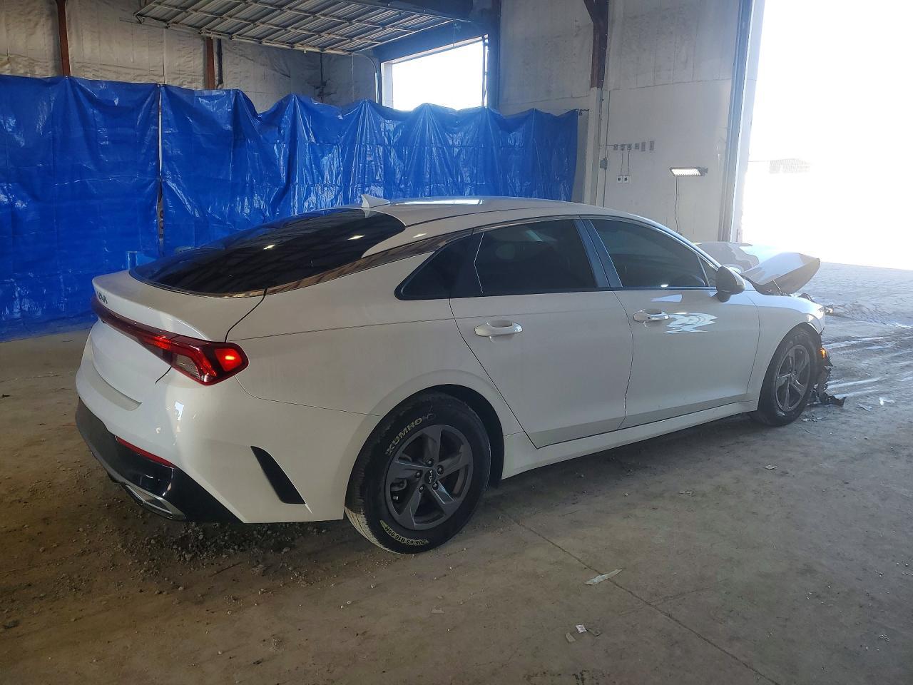 2023 Kia K5 Lxs - Фото 3