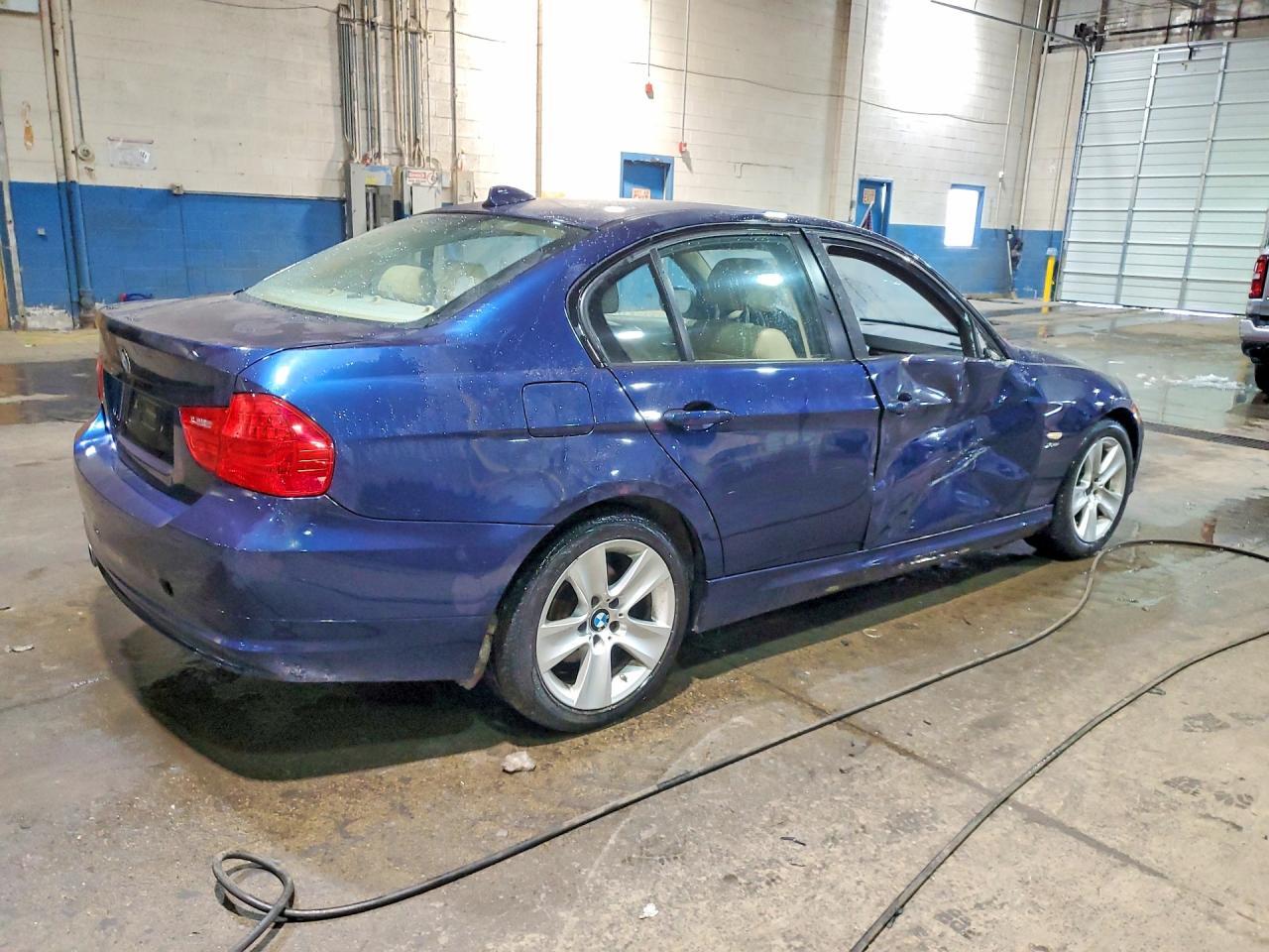 2011 BMW 328 Xi - Фото 3