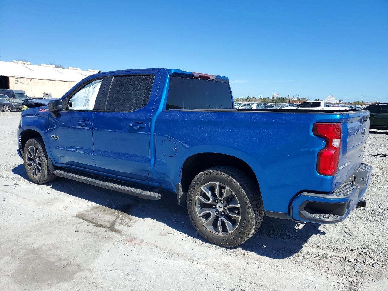 2022 Chevrolet Silverado K1500 Rst - Фото 2