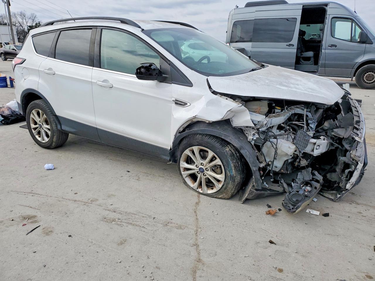 2017 Ford Escape Se - Фото 4