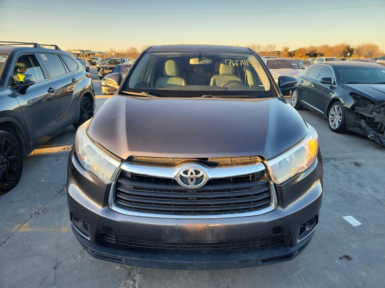 2016 Toyota Highlander Le - Фото 5