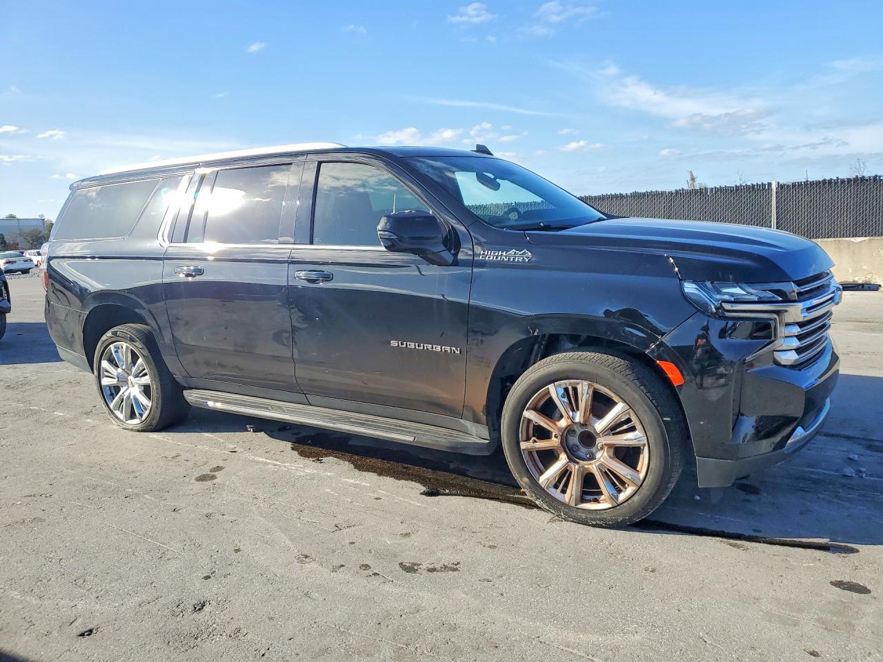 2023 Chevrolet Suburban 6.2L V8 High Country - Фото 4