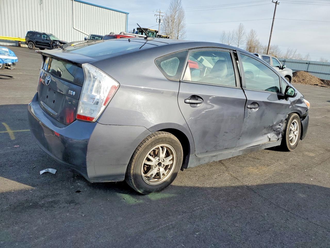 2010 Toyota Prius Iv - Image 3