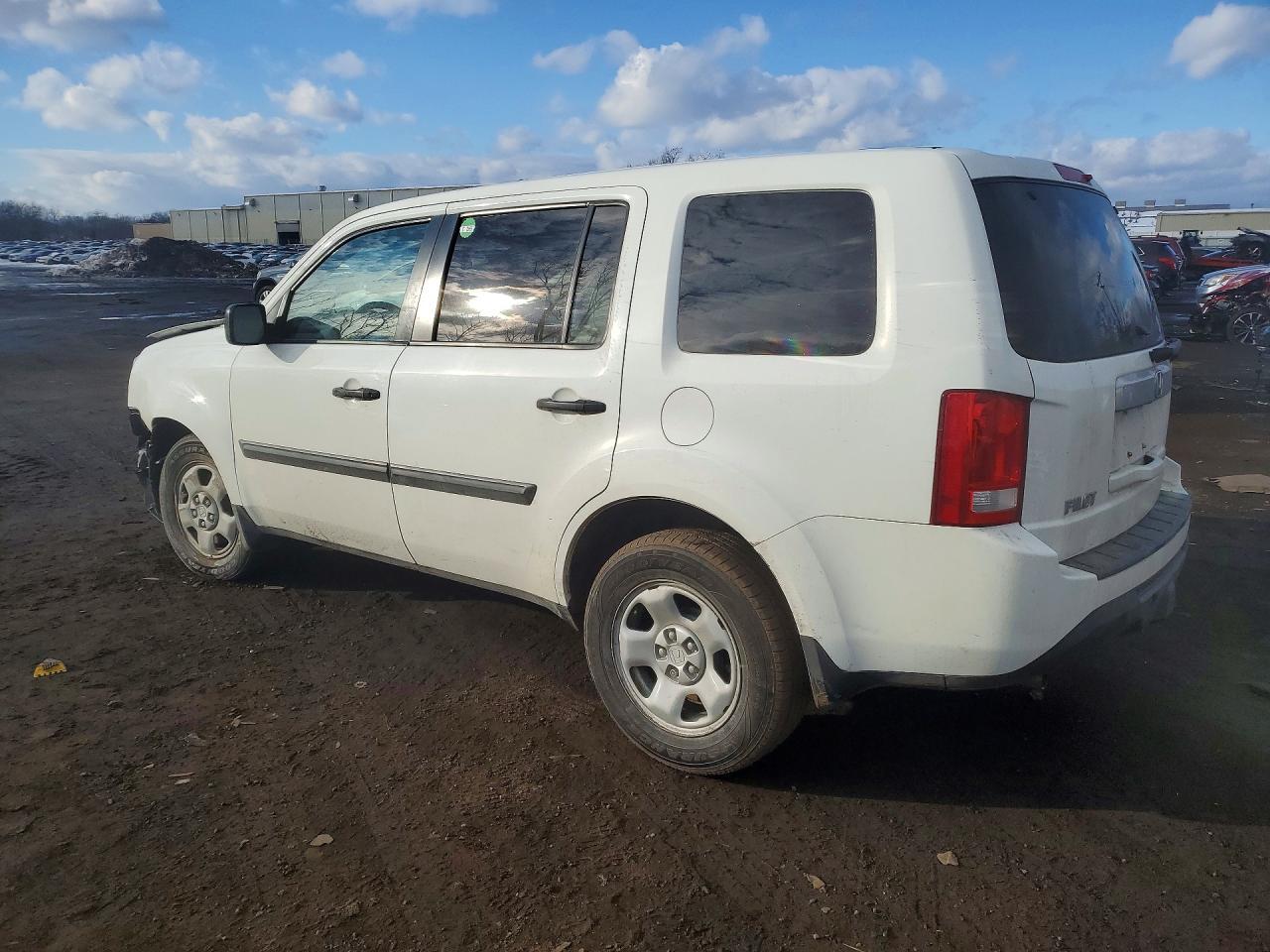 2014 Honda Pilot Lx - Image 2