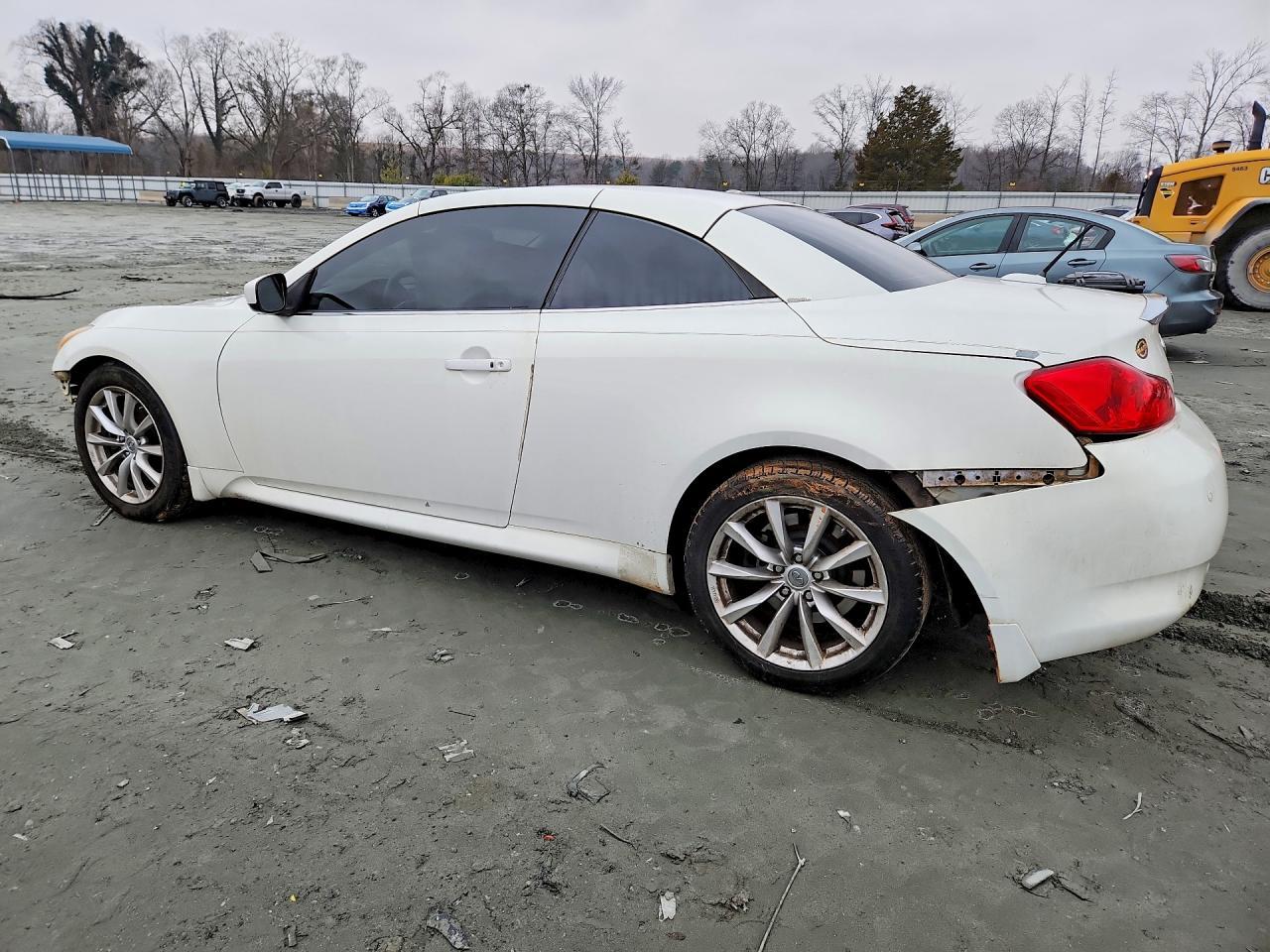 2011 Infiniti G37 Base - Фото 2