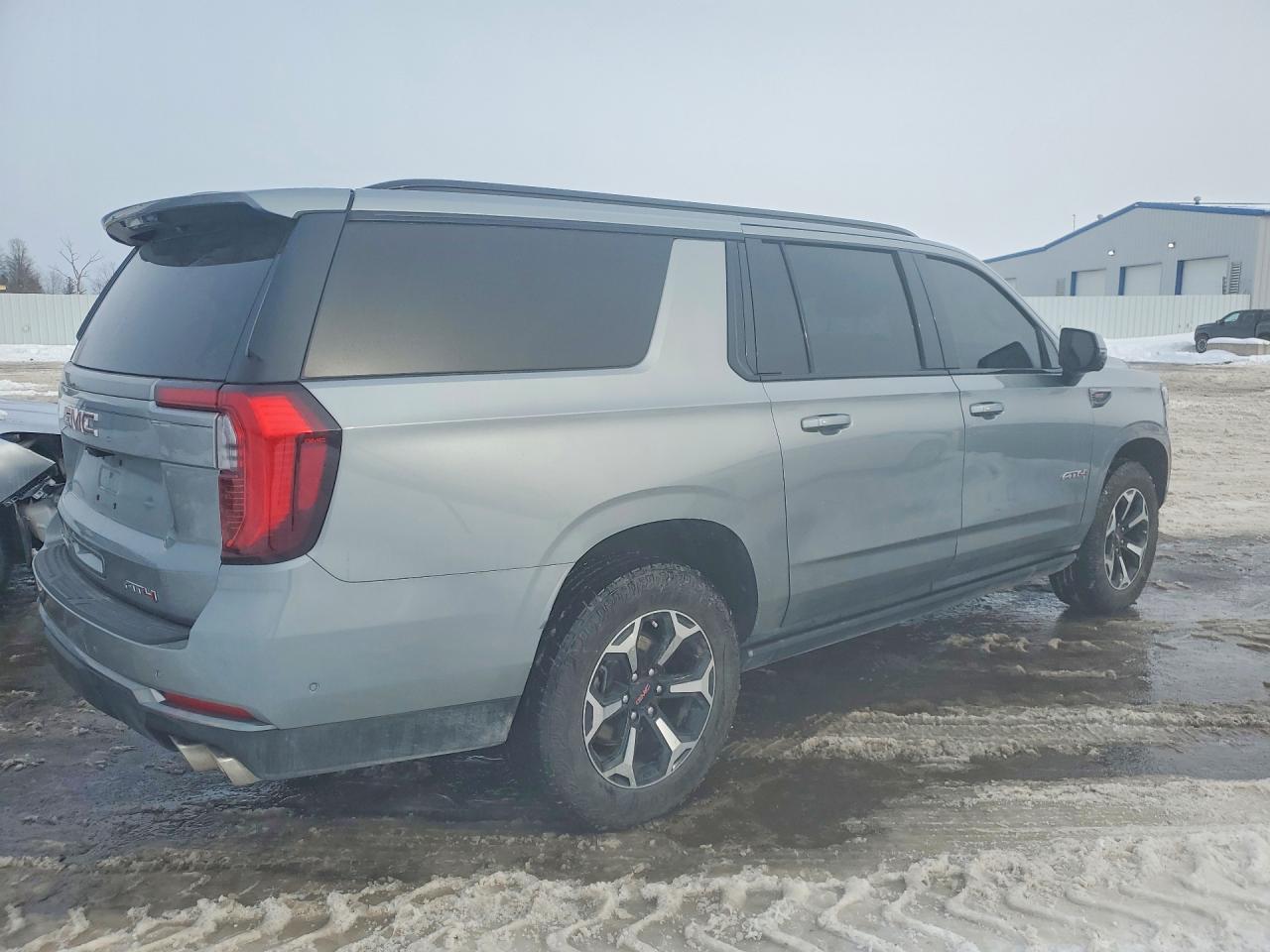 2025 GMC Yukon Xl At4 - Фото 3