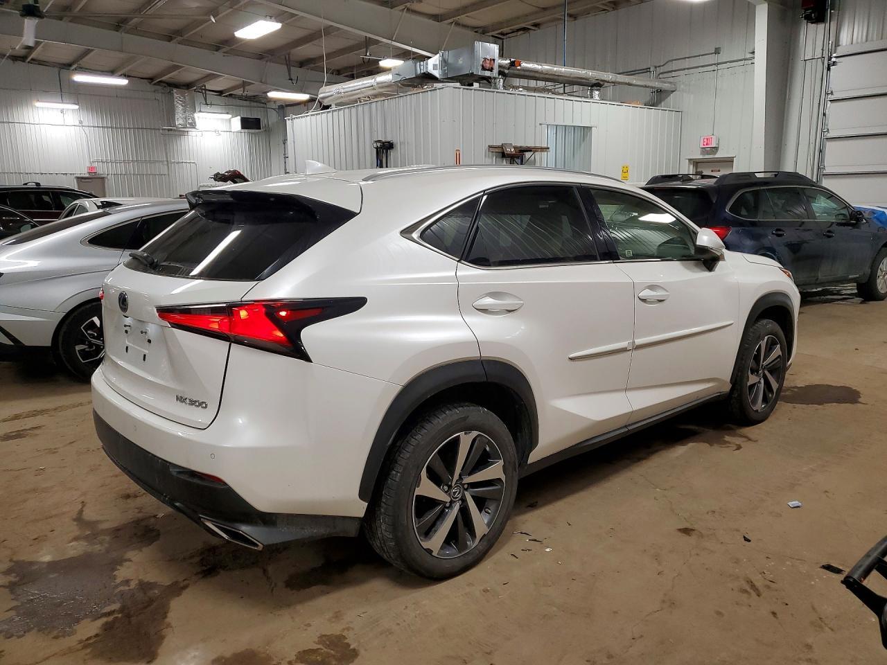 2020 Lexus Nx 300 - Фото 3