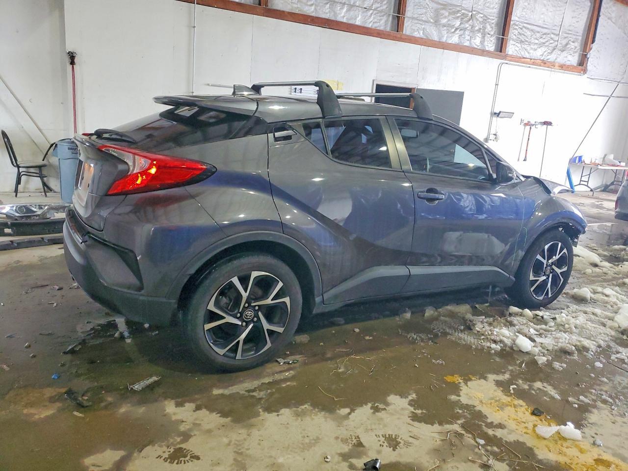 2019 Toyota C-Hr Xle - Image 3