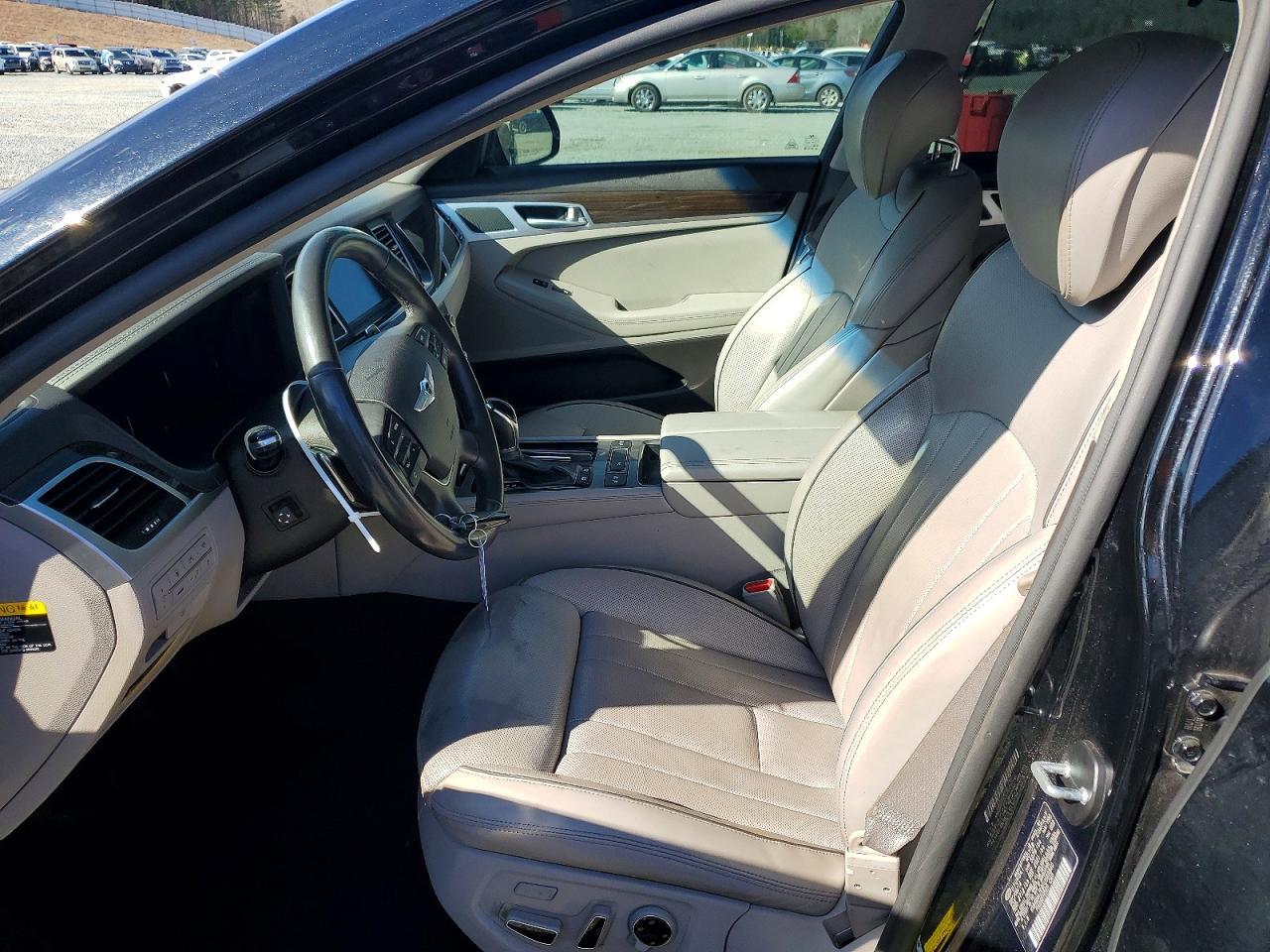 2015 Hyundai Genesis 3.8L - Фото 7