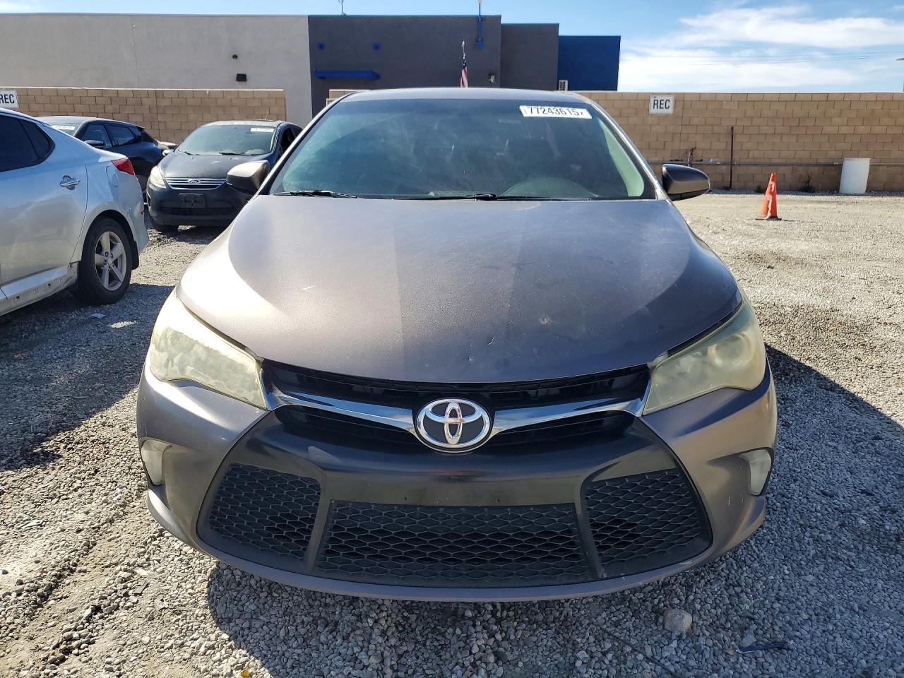 2015 Toyota Camry Hybrid Le - Фото 5