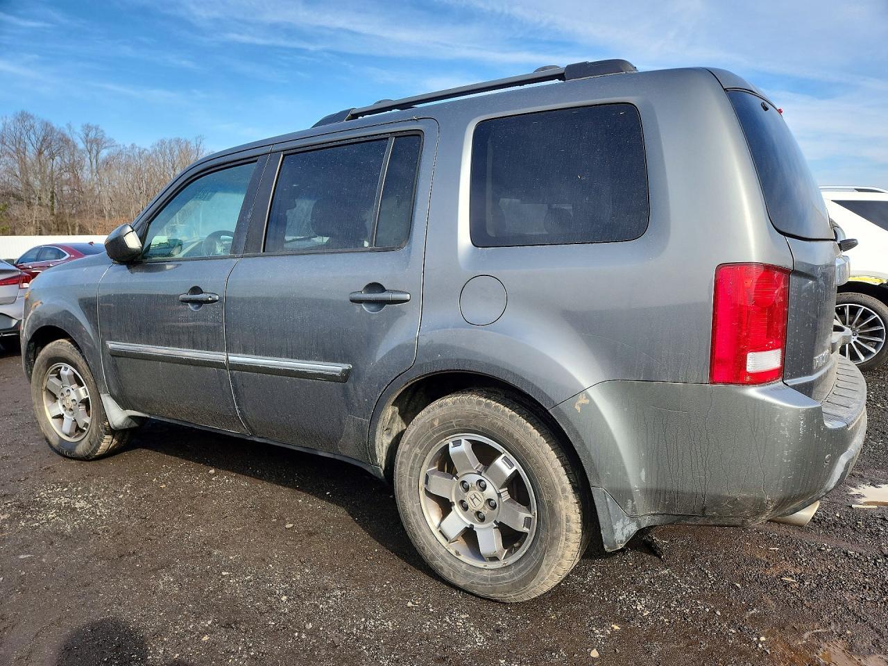 2009 Honda Pilot Touring - Image 2