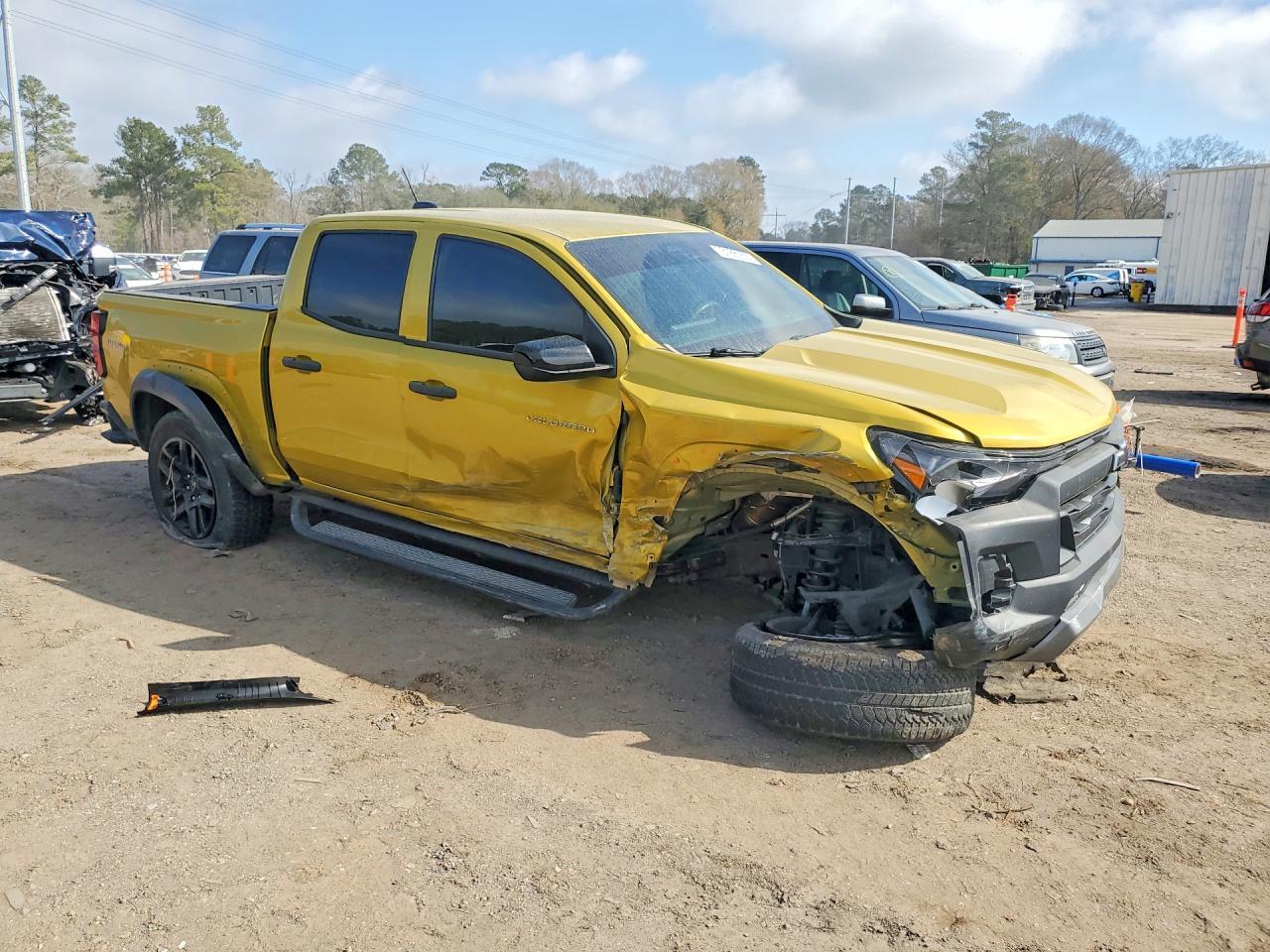 2023 Chevrolet Colorado - Image 4