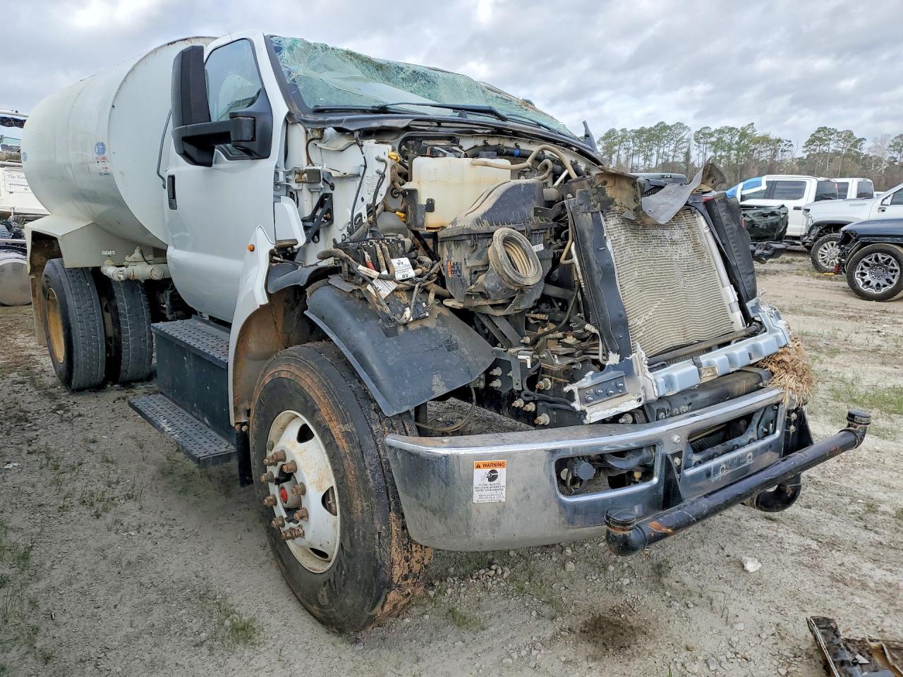 2024 Ford F750 Super Duty Water Truck - Фото 4